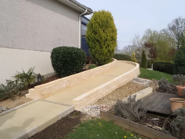 Aménagement extérieur - Rampe d'accès en béton - Aixe-sur-Vienne