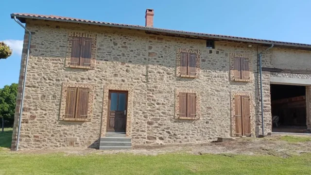 Rénovation de façade - Rejointoiement façade pierre - Bosmie l'Aiguille